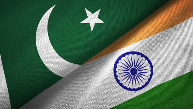 Hindistan, ilk kez Pakistan'ın uçaklarını düşürdüğünü doğruladı