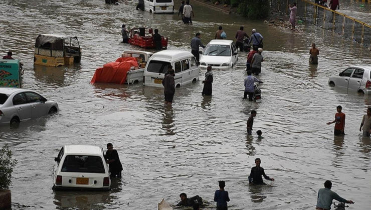 Pakistan’da şiddetli fırtına: 10 ölü