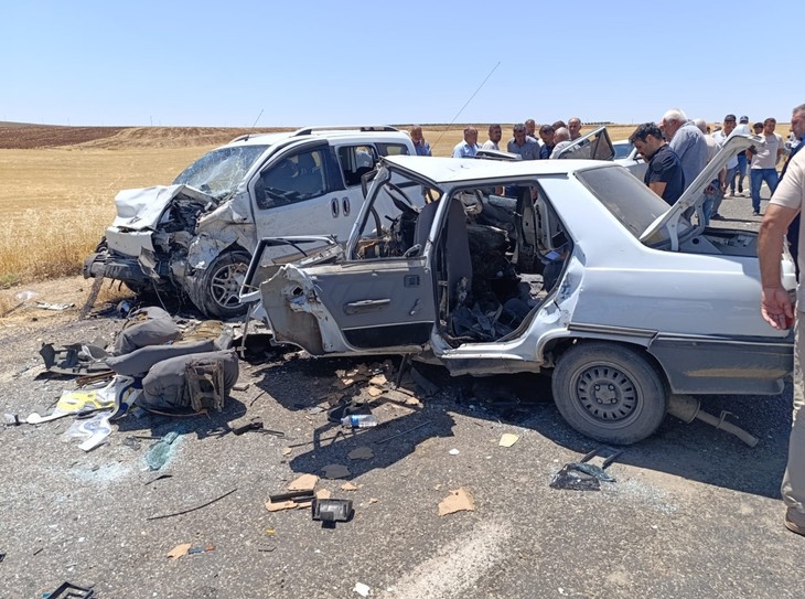 Adıyaman'da feci kaza: 4 kişi öldü, 1 kişi yaralandı! - Resim : 1