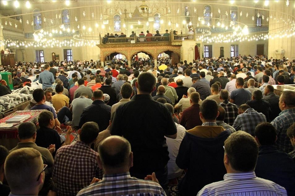 İzmir bayram namazı: İzmir'de bayram namazı saat kaçta kılınacak? İzmir'in Kurban Bayramı namaz vakti ve saati... - Resim: 1