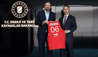 Türkoğlu'dan Bakan Bayraktar'a ziyaret!
