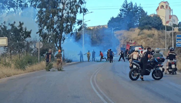 Yunanistan'ın İzmir'e komşu adası alevlere teslim oldu! 24 saattir yanıyor…