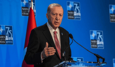 Erdoğan Hollanda'ya gitti