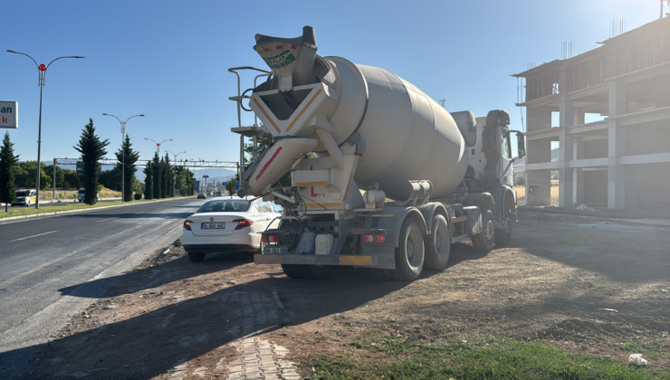 Elazığ’da beton mikseri ile otomobil çarpıştı: 4 yaralı