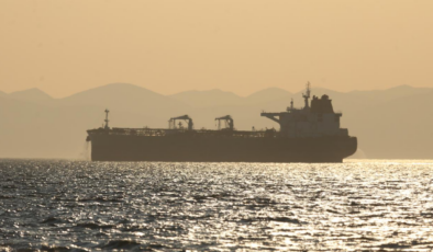 Çanakkale Boğazı'nda ham petrol tankerinde makine arızası