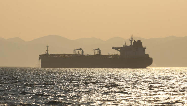 Çanakkale Boğazı'nda ham petrol tankerinde makine arızası