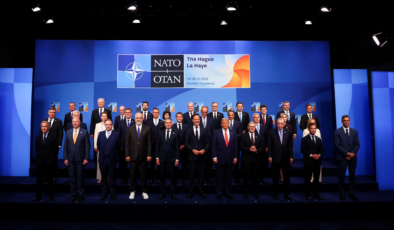NATO zirvesi başladı: Erdoğan ve Trump birbirlerine kenetlendi
