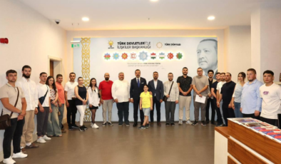 Kürşad Zorlu Azerbaycan ve Bulgaristan'dan gelen öğrencileri kabul etti