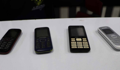 Başarılı insanlar bizim bilmediklerimizi bilerek tuşlu telefon kullanıyor: İşte nedeni