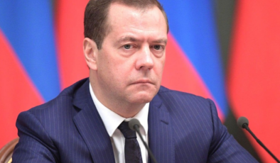 Medvedev'den endişe verici AB yorumu: 'Artık açık bir tehdit'