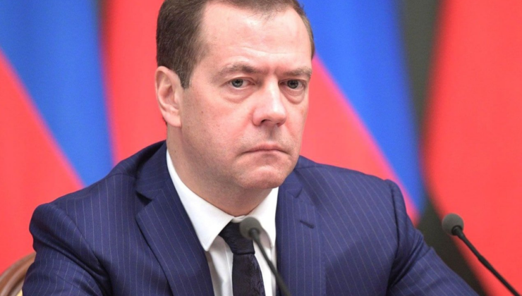 Medvedev'den endişe verici AB yorumu: 'Artık açık bir tehdit'