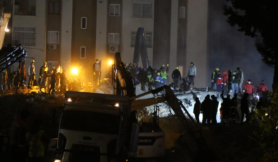 Depremde yıkılan apartmanla ilgili 9 eski kamu görevlisine de dava açıldı