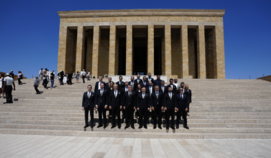 Beşiktaş'tan Anıtkabir'e ziyaret
