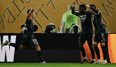Real Madrid 3 golle turladı!
