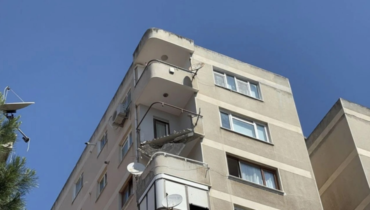 Maltepe'de panik dolu anlar! Bir binanın 8. katındaki balkon çöktü