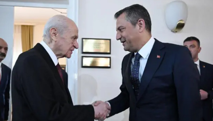 Özgür Özel ve Devlet Bahçeli TBMM'de selamlaştı