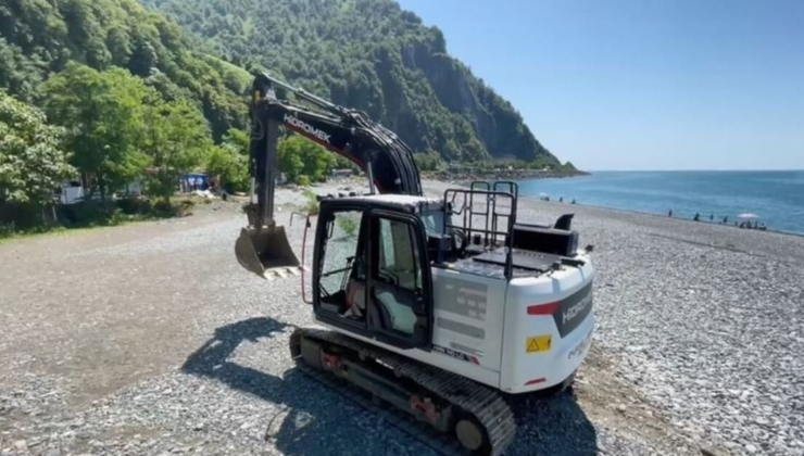 Hopa sahilindeki kaçak yapılar yıkılıyor