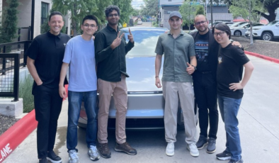 Tesla ilk kez tam otonom araç teslimatı yaptı: Model Y sahibinin evine kendi gitti!