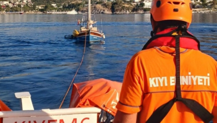 Bodrum açıklarında tekne sürüklendi; 2 kişi kurtarıldı