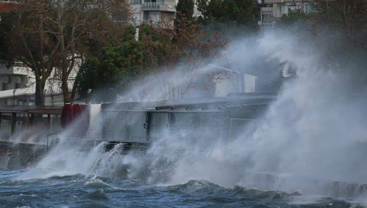 Marmara ile Ege için kuvvetli rüzgar ve fırtına uyarısı