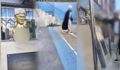 Kocaeli'de Atatürk büstüne ahlaksız saldırıyı kameraya kaydetti! Bu kaçıncı saygısızlık