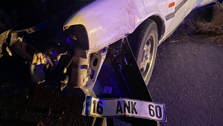 Balıkesir korkunç kaza: Otomobilin tıra çarptığı kazada 4 kişi öldü