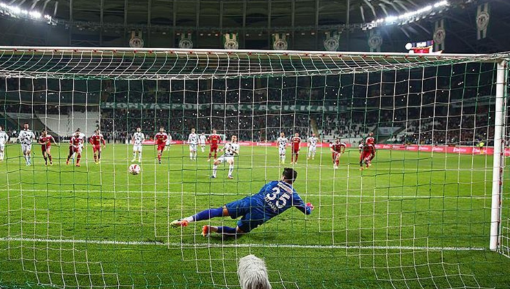Futbolda penaltı kuralı değişti