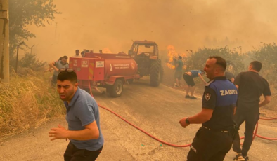 İzmir Menderes'te büyük yangın: Beş mahalle tahliye edildi, havalimanı uçuşlara kapandı
