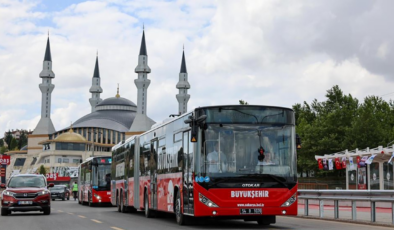 Türkiye'de ikinci şehir Sakarya oldu: Metrobüsler ilk seferini yaptı