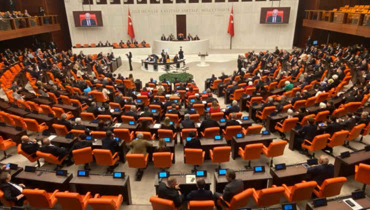 AKP'li bakanlar Meclis'te sıfır çekti