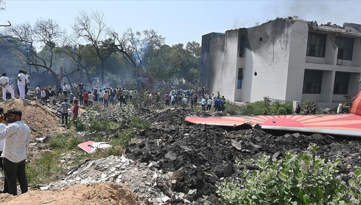 Hindistan'daki uçak kazası soruşturmasında "sabotaj" ihtimali araştırılıyor