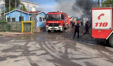 Kocaeli’de geri dönüşüm tesisinde yangın