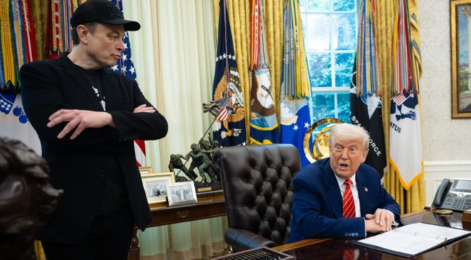 Trump, Elon Musk'ın "aklını kaçırdığını" söyledi