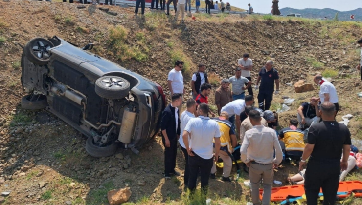 Şarampole devrilen otomobilde 5 kişi ölümden döndü