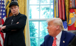 Elon Musk, Trump'ın Epstein dosyalarında yer aldığını iddia eden paylaşımını sildi