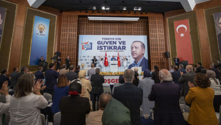 AK Parti bayram sonrası kampa giriyor