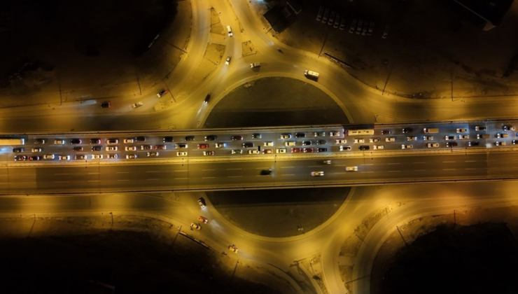 Bayram dönüşü trafik yoğunluğu rekor kırdı! 43 ilin kilit kavşağı görüntülendi
