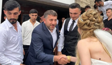 Gelin hanıma halk kesesinden altın