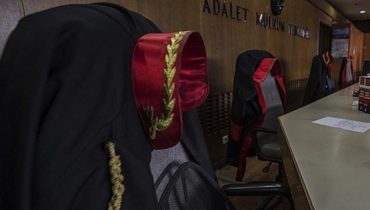 Evinde uyuşturucu satarken suçüstü yakalandı!
