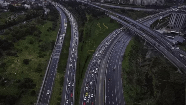 43 ilin bağlantı noktasında kabus gibi trafik