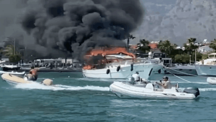 Fethiye'de marinadaki motoryat yandı