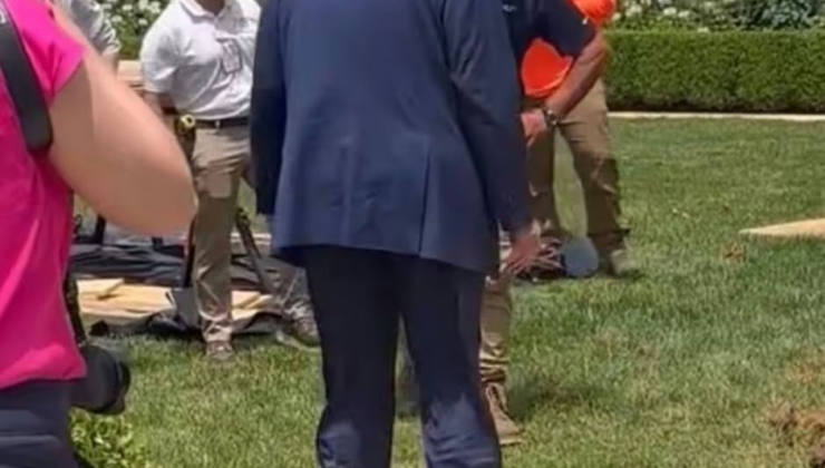 Trump'ın pantolonundaki detay sosyal medyayı karıştırdı