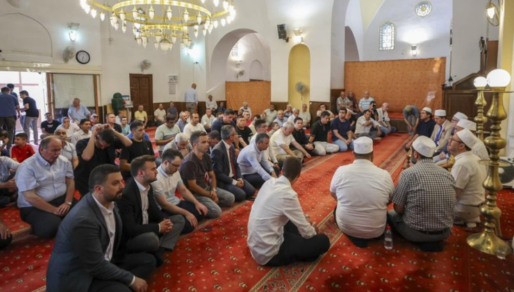 Özgür Özel, Ferdi Zeyrek'in mevlidine katıldı