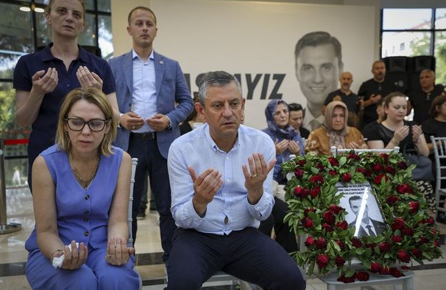 Özgür Özel, mevlit programına katıldı