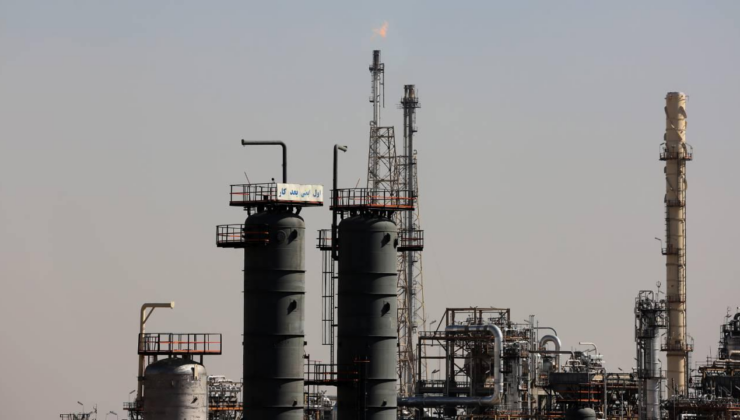 Petrol fiyatları İsrail'in İran'a saldırmasıyla yüzde 7'den fazla yükseldi