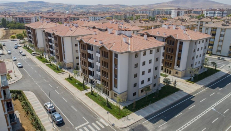 TOKİ'den 15 ilde 5 bin 899 konutun anahtarı teslimi