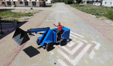 Kendi iş makinesini yaptı! Hedefi köy tarımını güçlendirmek