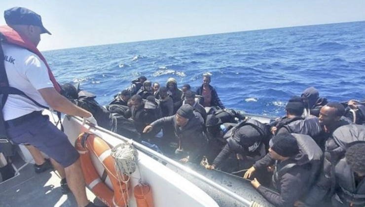İzmir açıklarında 47 düzensiz göçmen kurtarıldı