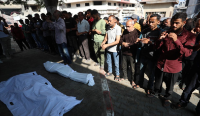 Katil İsrail'in Gazze'ye düzenlediği saldırılarda 23 Filistinli öldü