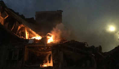 İsrail'den yeni açıklama: Füze atmaya devam ederlerse Tahran yanacak
